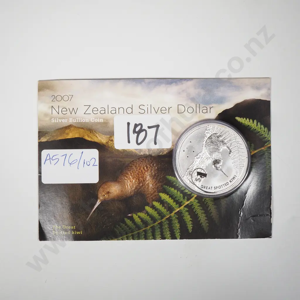 2007 New Zealand One Troy Ounce Silver Bullion Coin  Image 1++