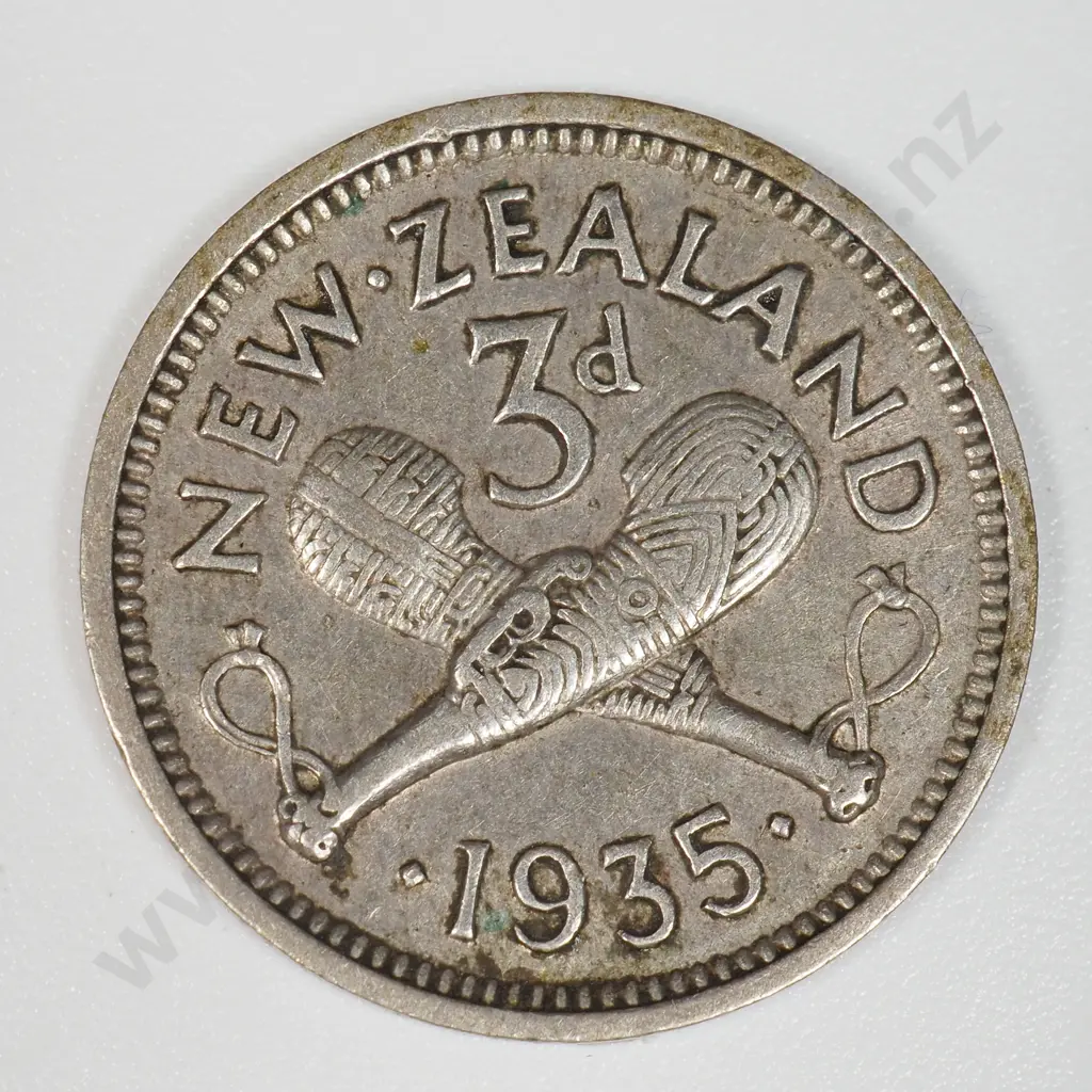 1935 New Zealand Threepence Coin  Image 1++