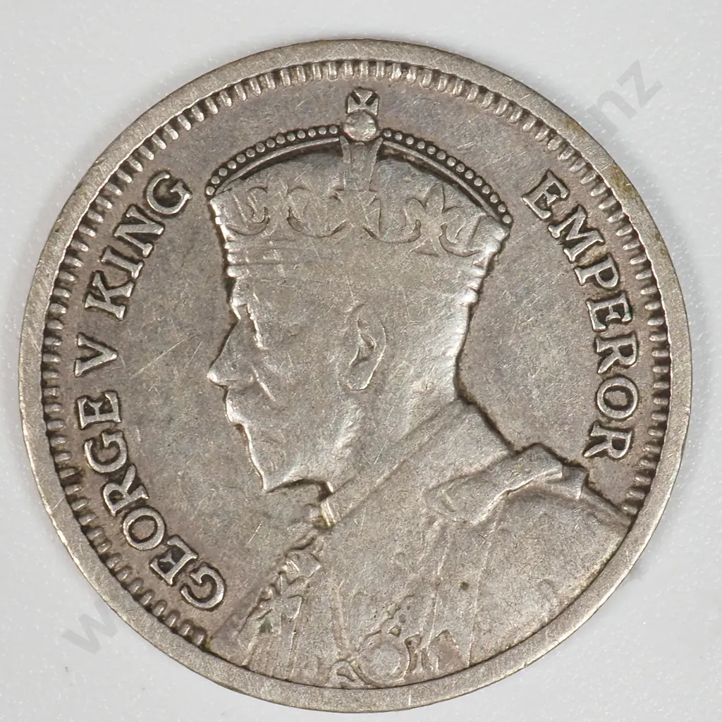 1935 New Zealand Threepence Coin  Image 1++