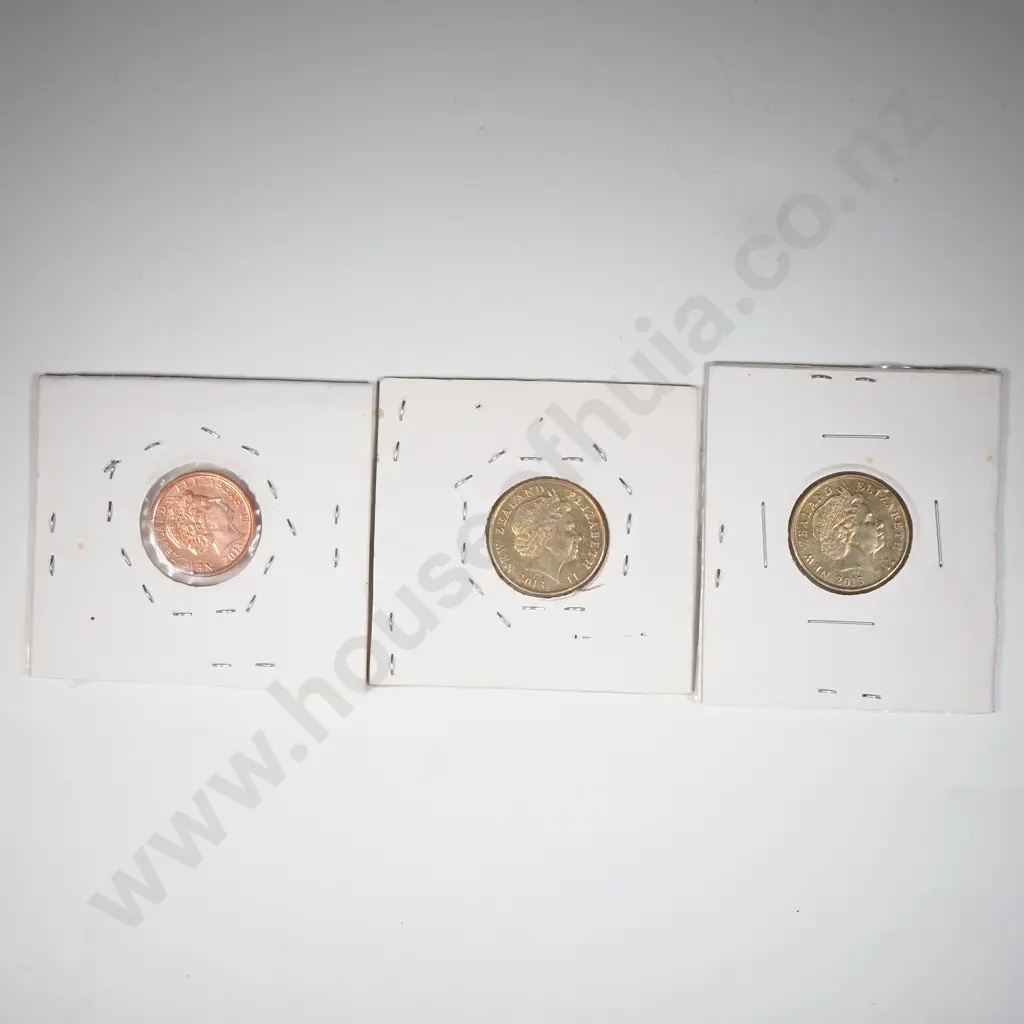 Three Carded New Zealand UNC Coins  Image 1++