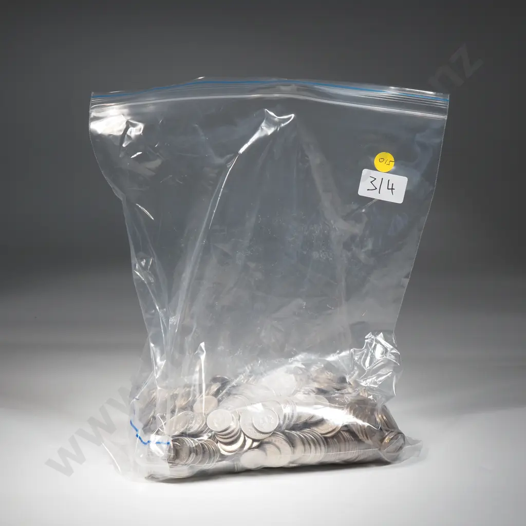 Current coins, UK 78 pounds in 5, 10 and 20 pence coins – approximate exchange rate NZD $180 Image 1++