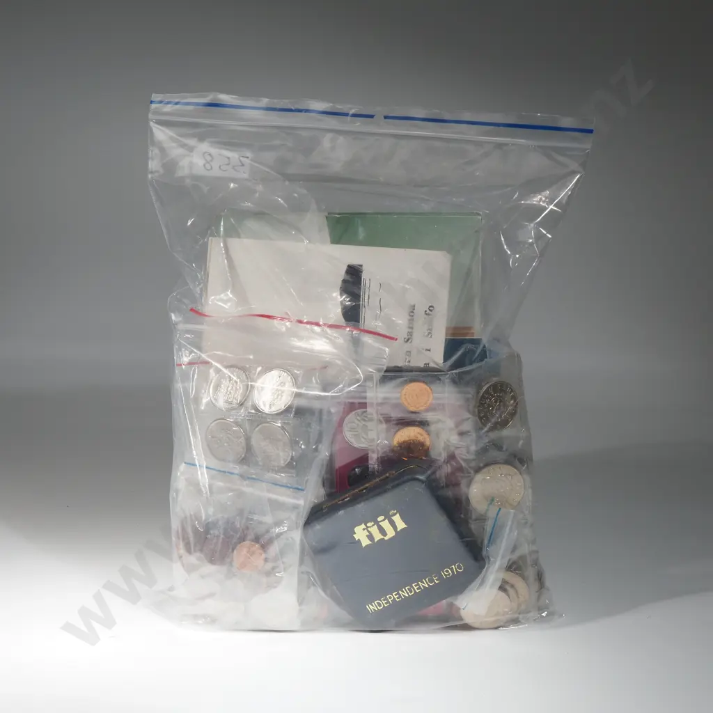 Misc Pacific Islands coin sets and singles Image 1++