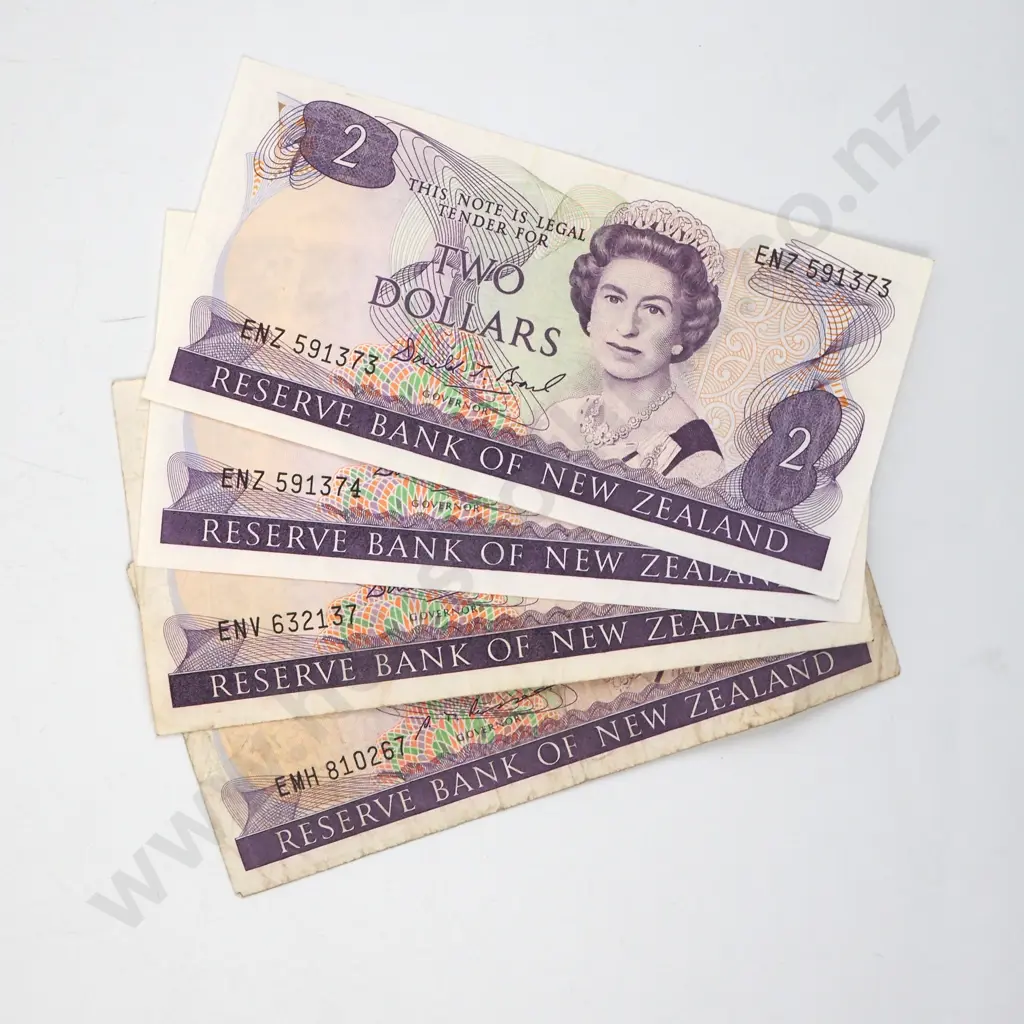 Four New Zealand Two Dollar Banknotes - Two Better Grades  Image 1++