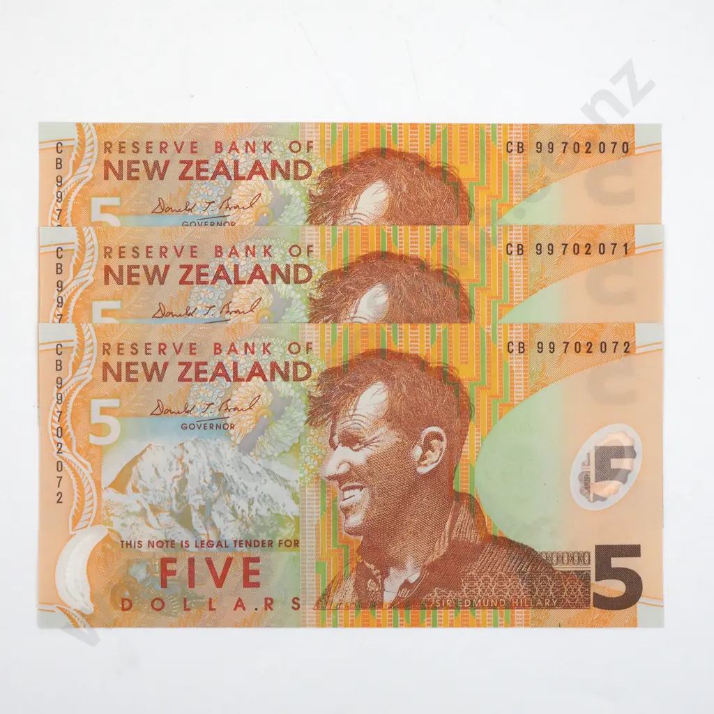 Two Consecutive Brash Five Dollar Banknotes - AUNC  Image 1++