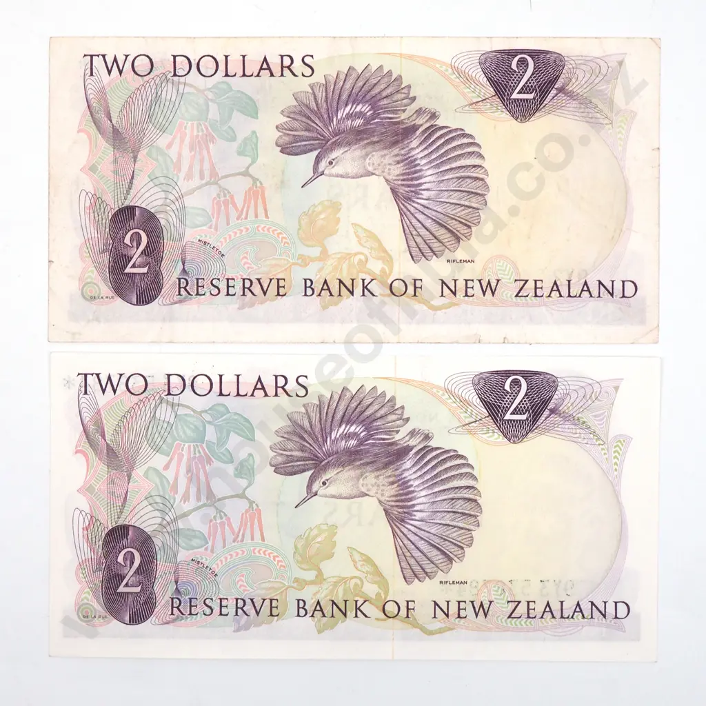 Two New Zealand Hardie Two Dollar Star Banknotes AUNC  Image 1++