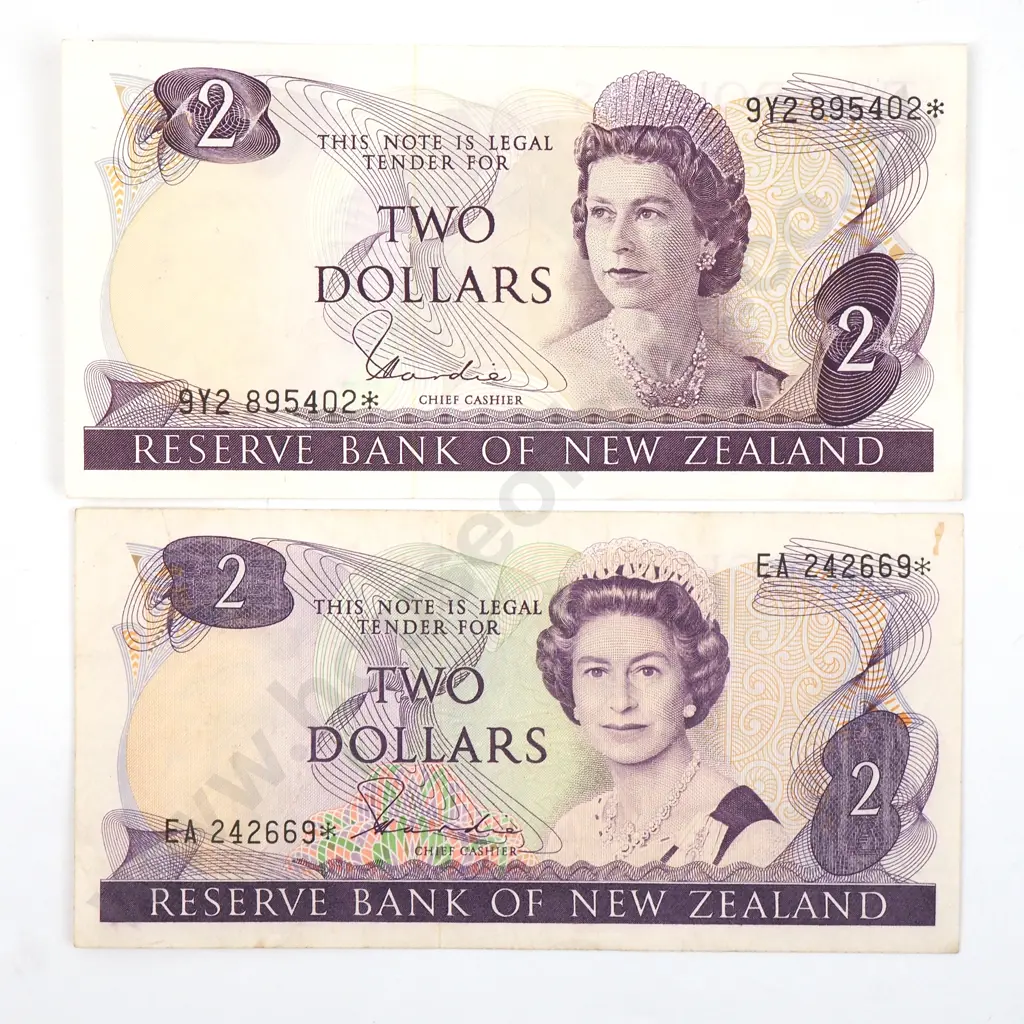 Two New Zealand Hardie Two Dollar Star Banknotes  Image 1++