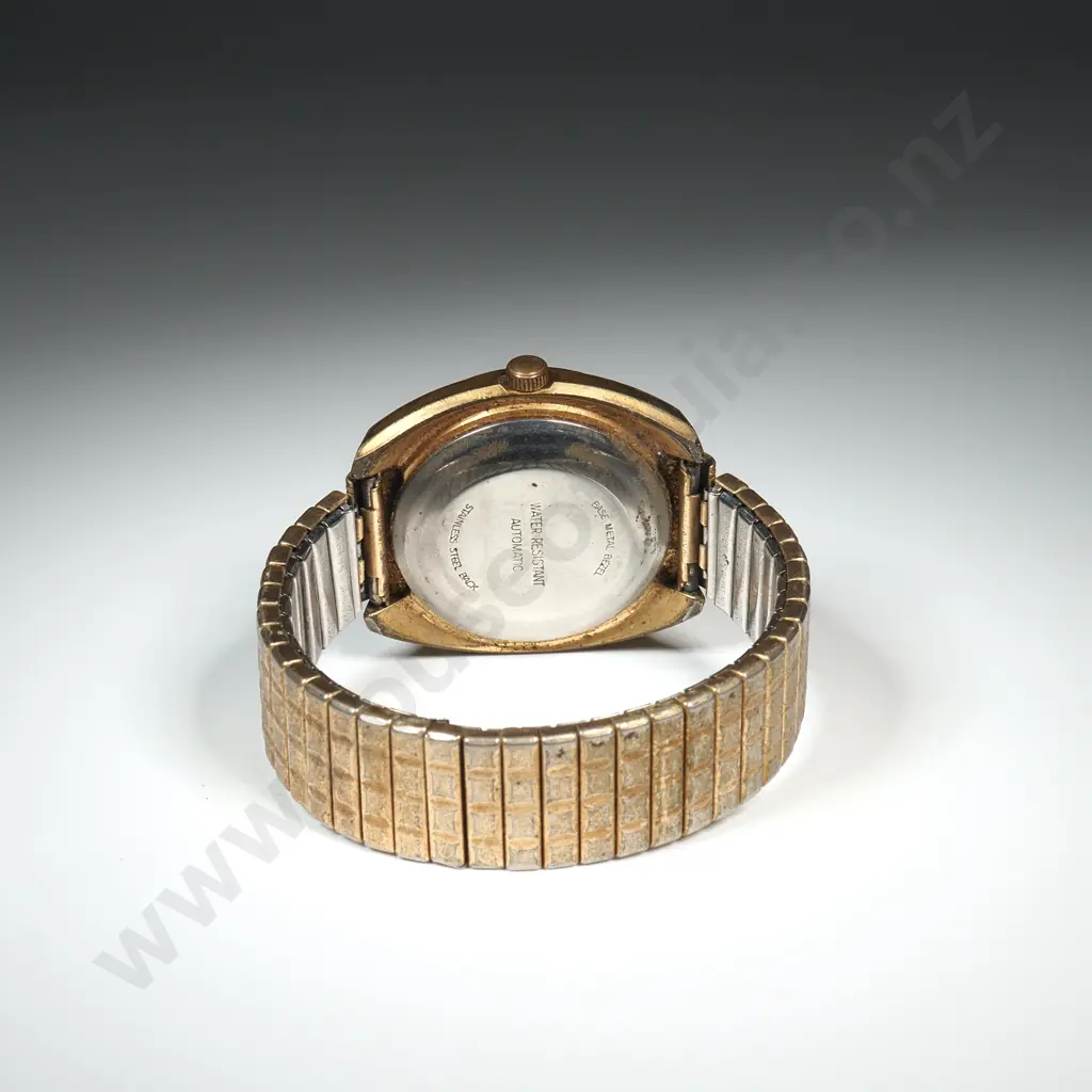 Vintage Automatic Timex Wristwatch Image 1++