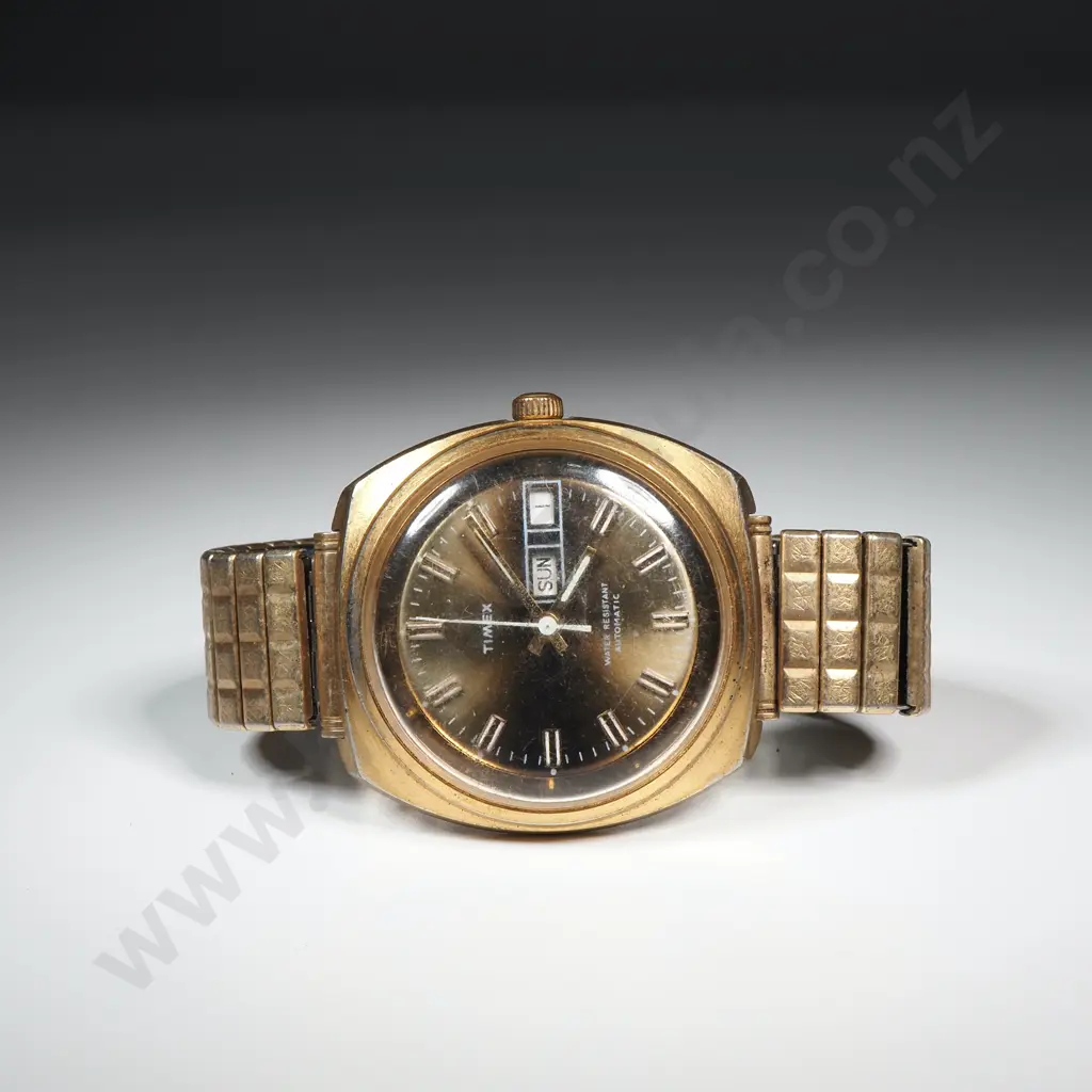Vintage Automatic Timex Wristwatch Image 1++