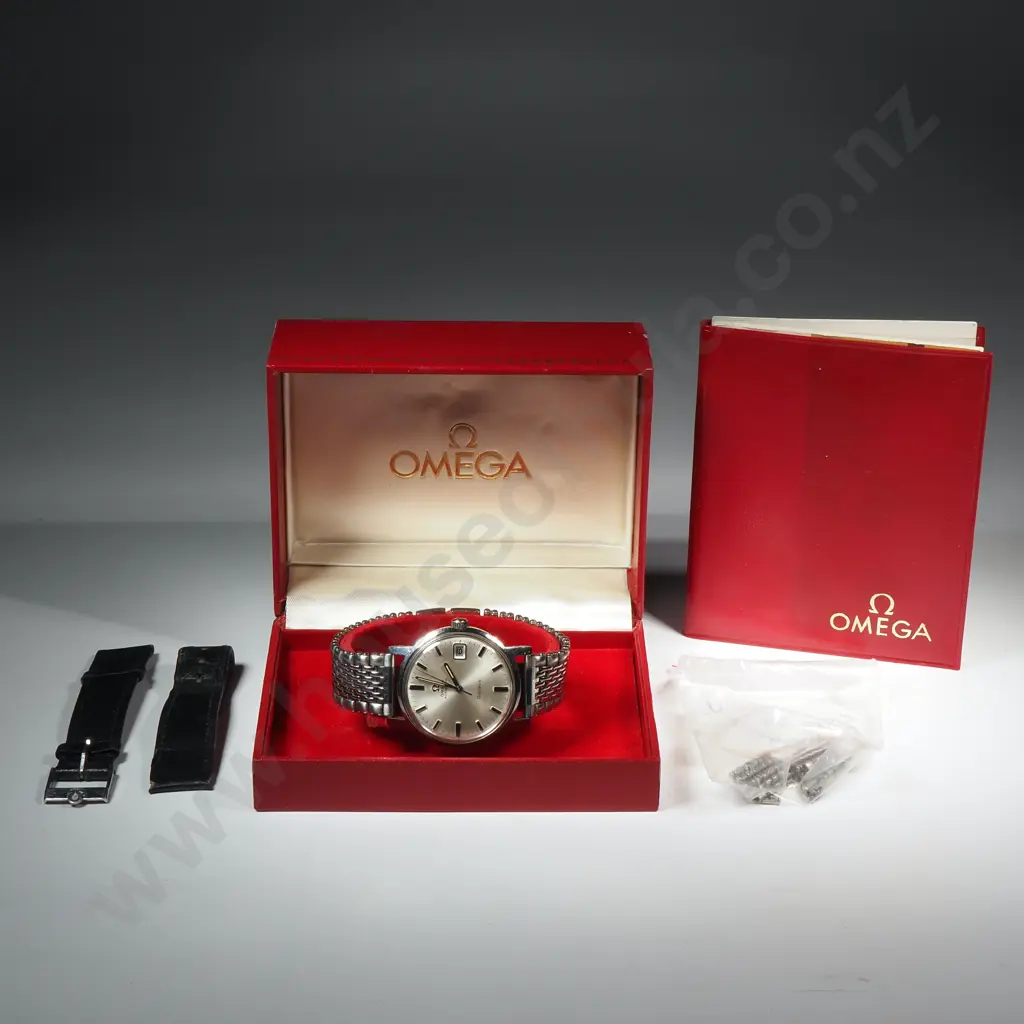 Vintage Omega Geneve Steel Gents Wristwatch with Original Box & Papers Circa 1971 Image 1++