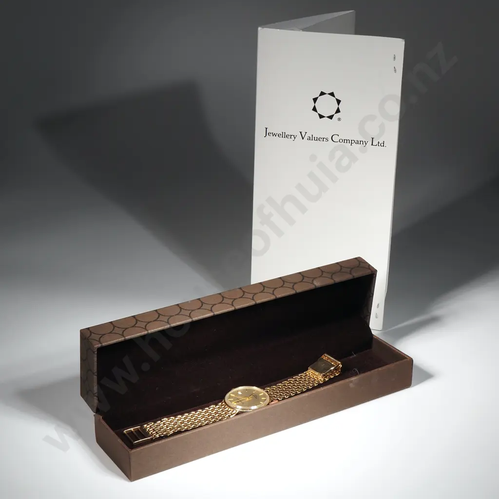 Solid 9ct Gold Sovereign Watch w Valuation for $3250.00 Image 1++