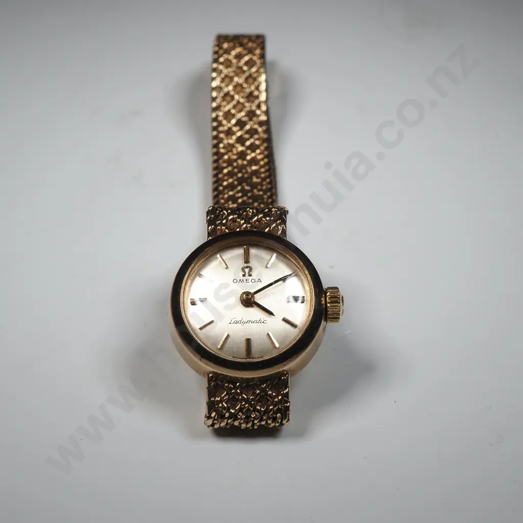 9ct Gold Omega Ladies Wrist Watch Image 1++