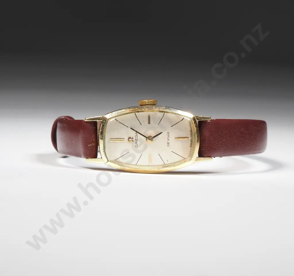 Vintage Cased Ladies Omega Wrist Watch  Image 1++