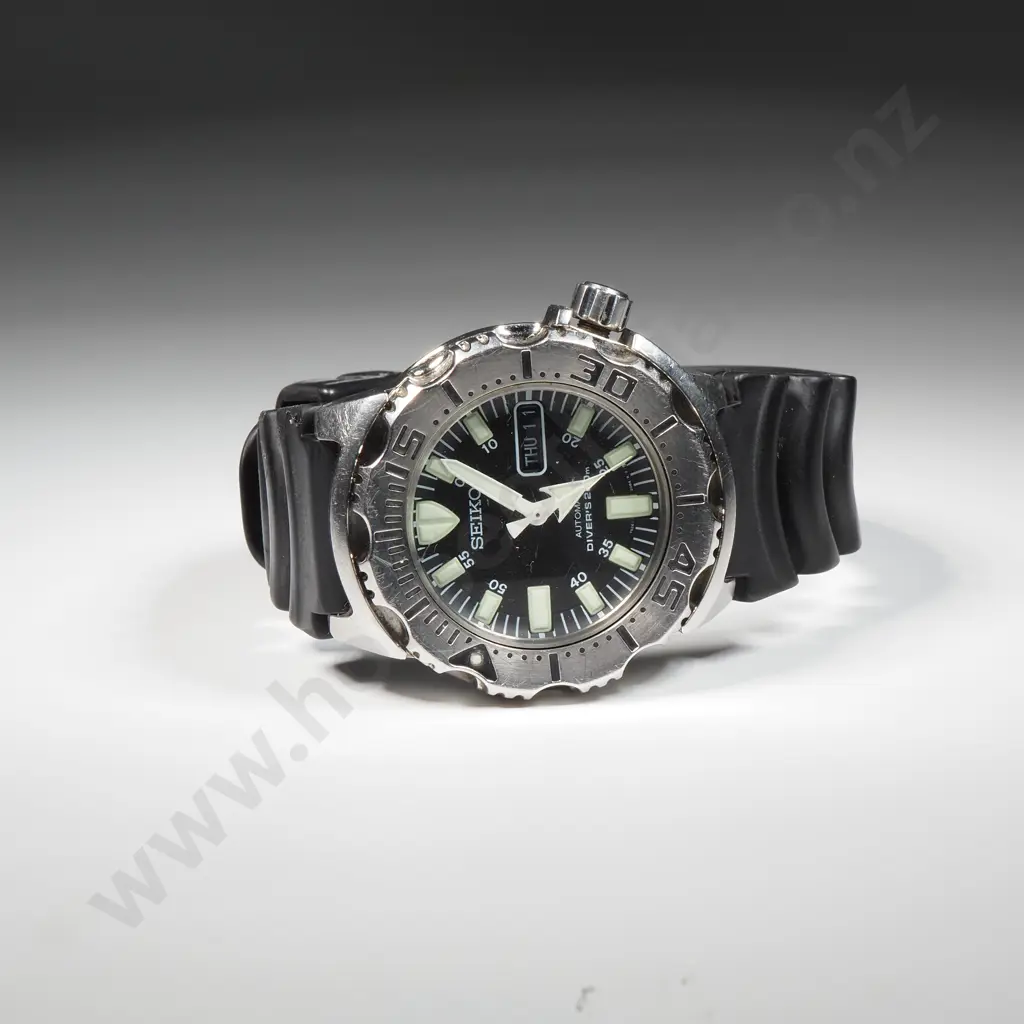 Vintage Seiko Dive Watch w Box & Papers  Image 1++