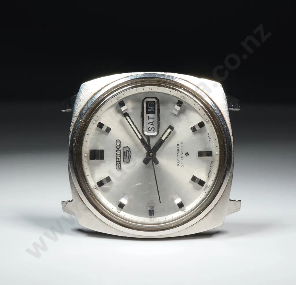 Vintage Seiko 5 Automatic Wristwatch Head Image 1++