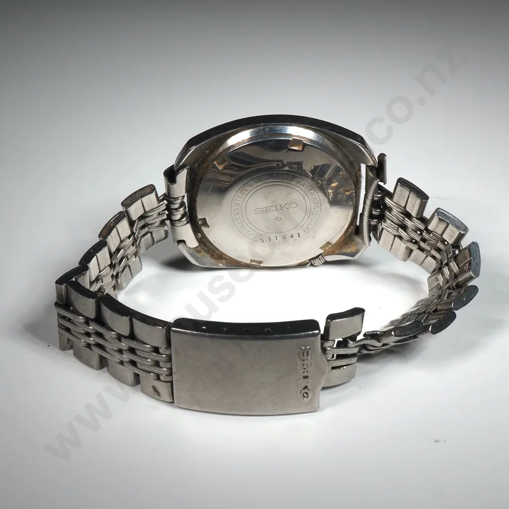 Seiko 5 Automatic Wristwatch & Strap - Sold As Is For Restoration & Parts  Image 1++