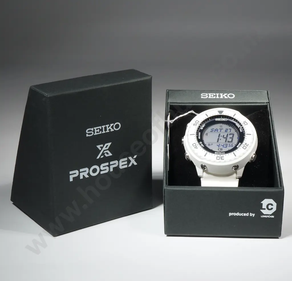 Seiko X Prospex Wrist Watch w Box & Papers - Appears Working Image 1++