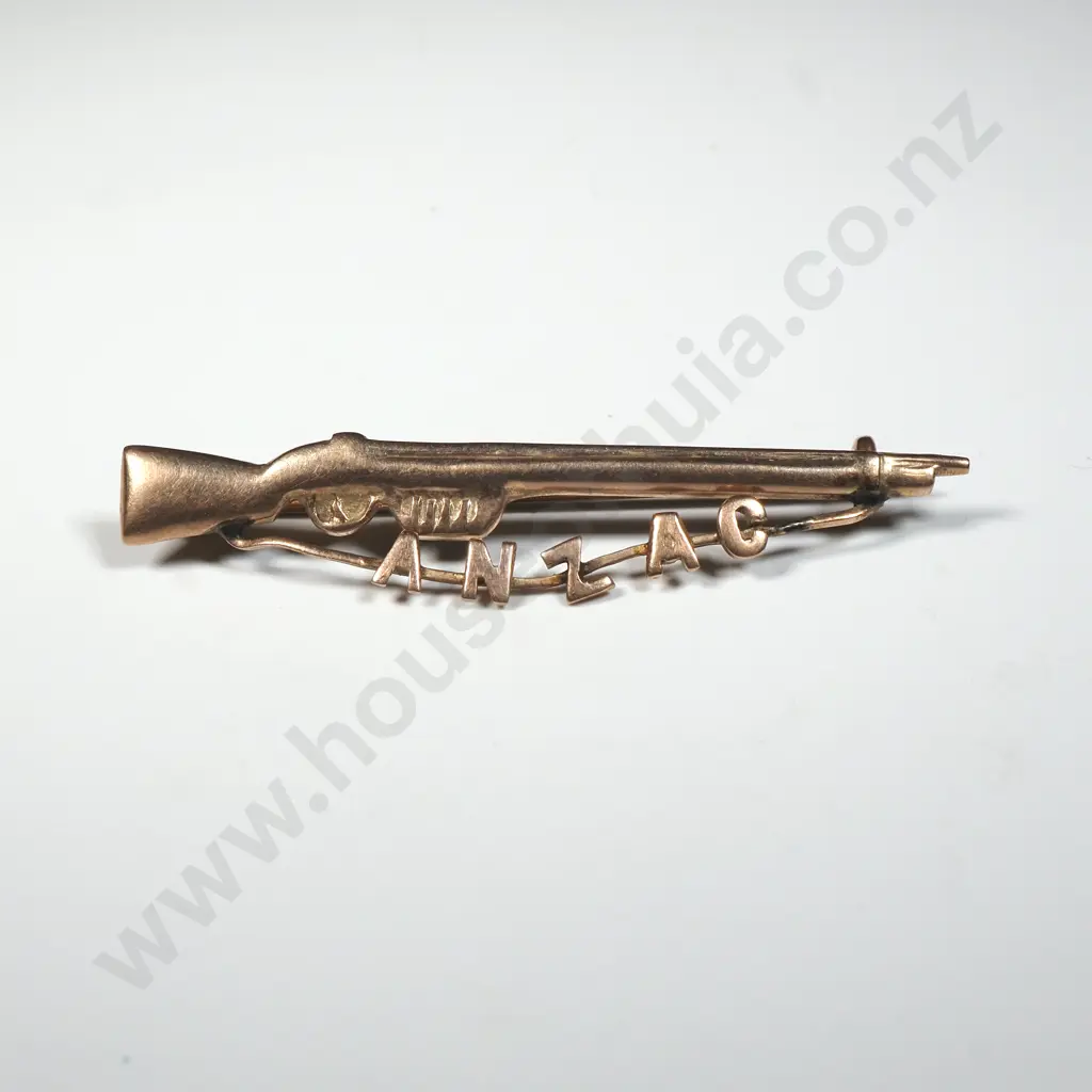 WWI 9ct Gold Rifle Sweetheart Badge - ANZAC on Sling. Image 1++