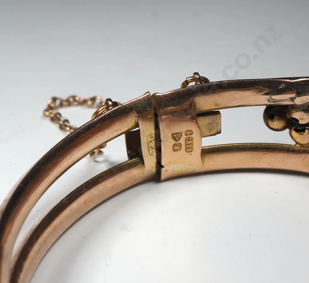 Impressive Antique 9ct Gold Hinged Bracelet Image 1++