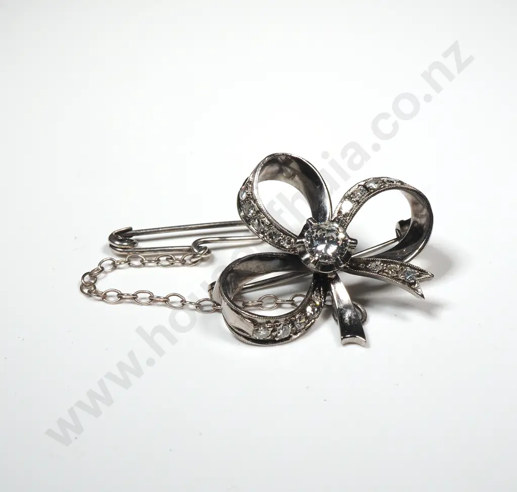 Handmade 18ct White Gold Diamond Traditional Diamond Set Bow Brooch w Valuation $5,200.00 Image 1++