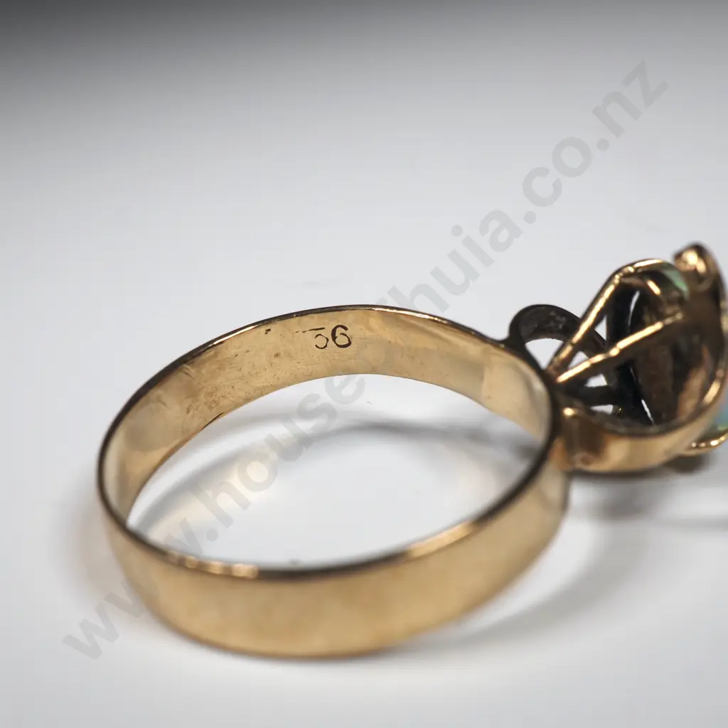 9ct Gold Opal Ring Image 1++