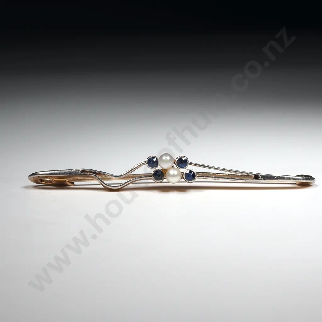 15ct Gold & Sapphire Brooch Image 1++
