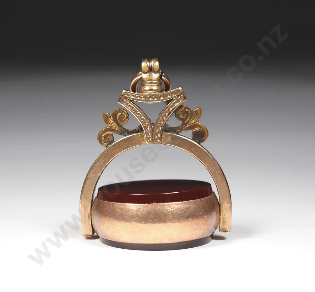 Impressive 9ct Gold Double Carnelian Spinner Pendant Image 1++