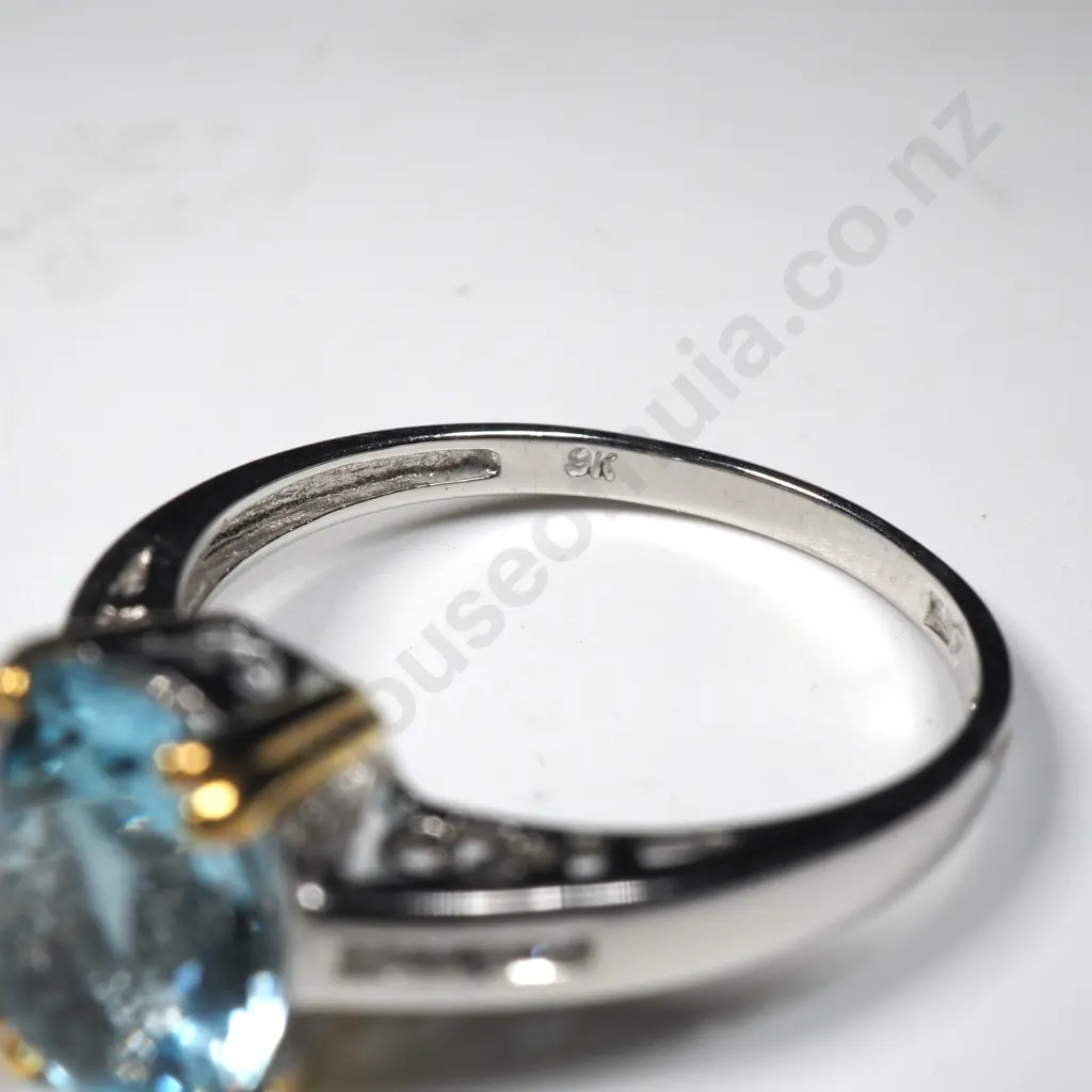 Modern 9ct White Gold Blue Stone & Diamond Ring Image 1++