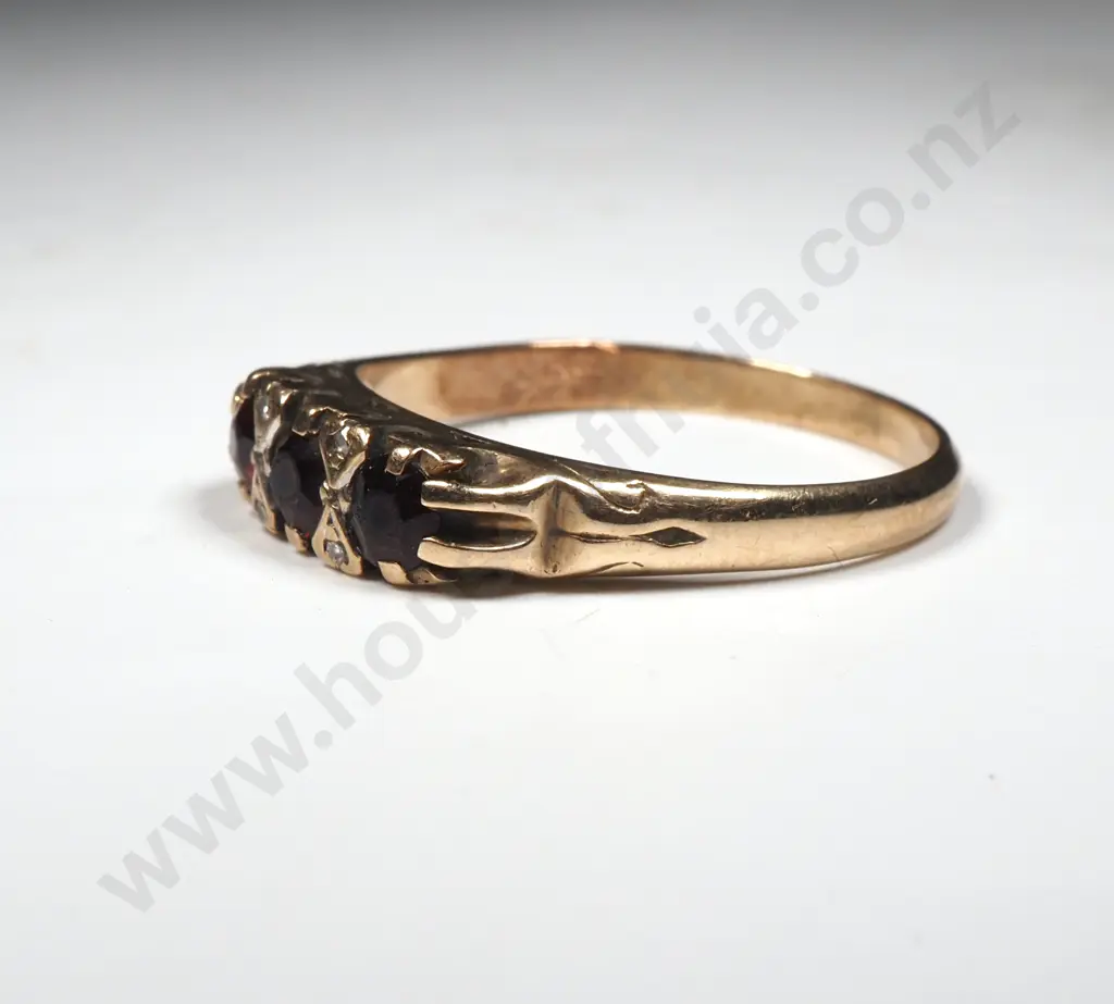 9ct Gold Red Gem Ring Image 1++