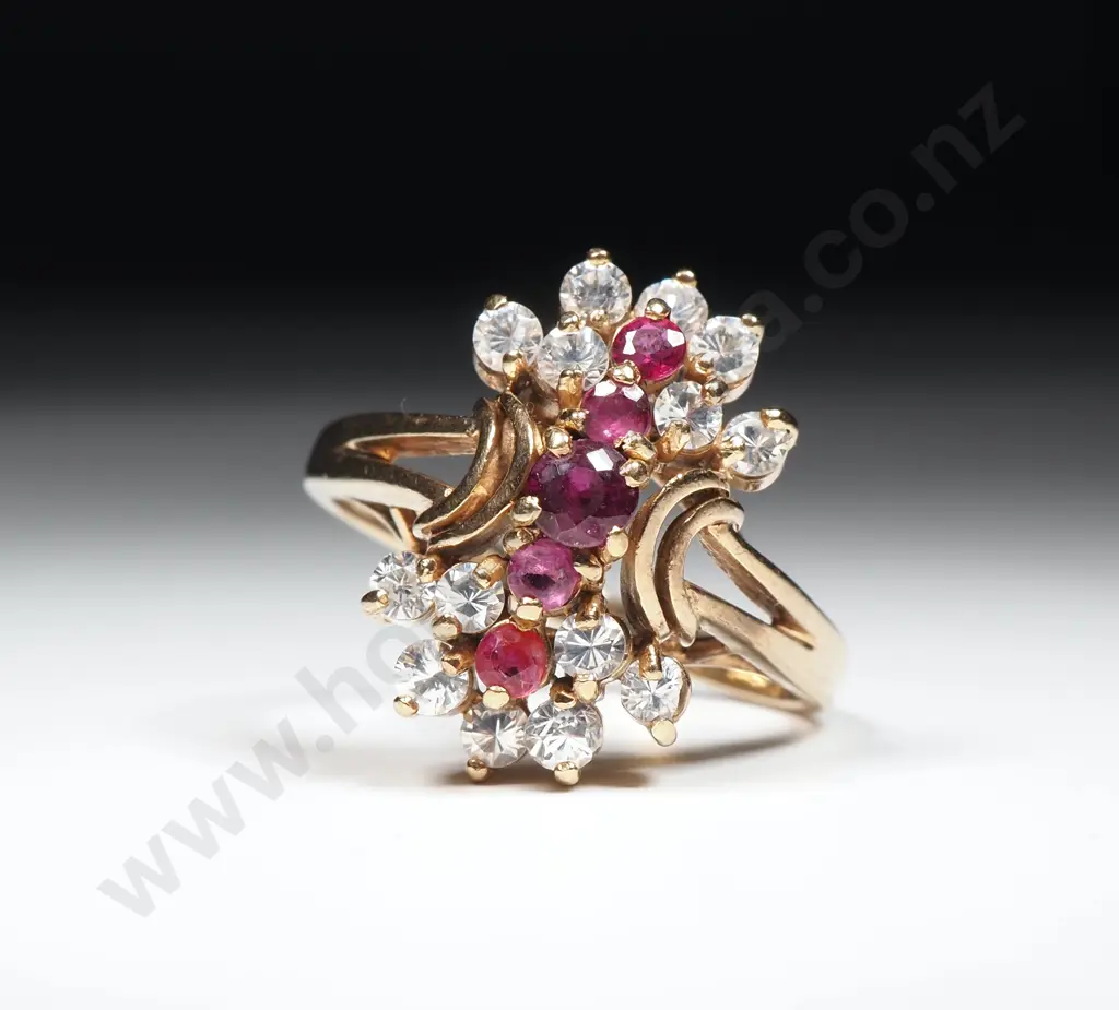 Vintage 9ct Gold Red & White Stone Ring Image 1++