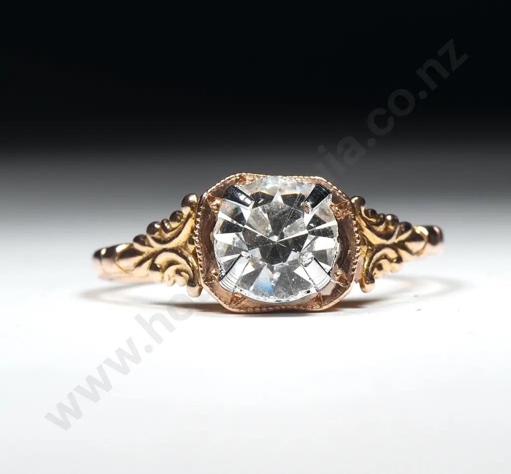 Antique 9ct Gold Paste Solitaire Ring Image 1++