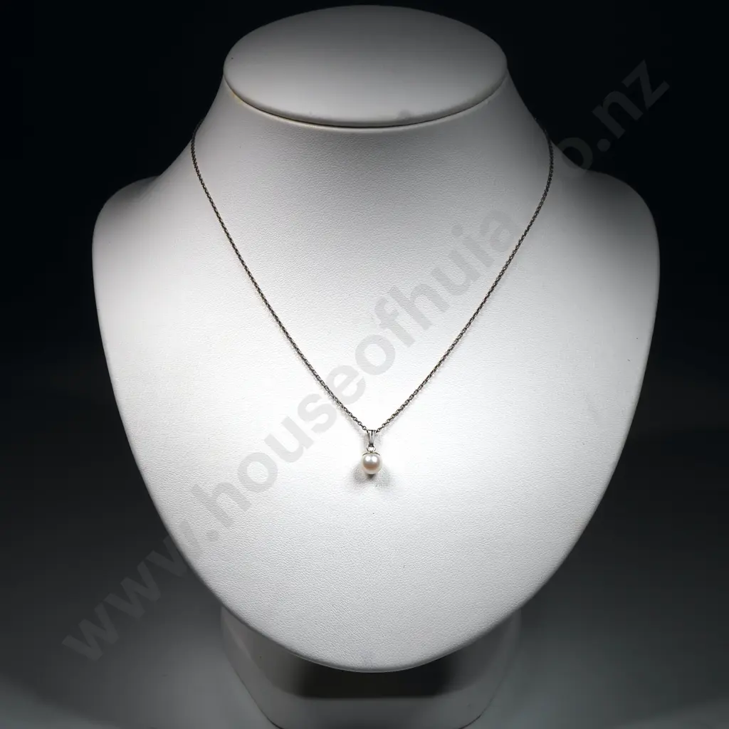 Sterling Silver Cultured Pearl Pendant & Chain Image 1++