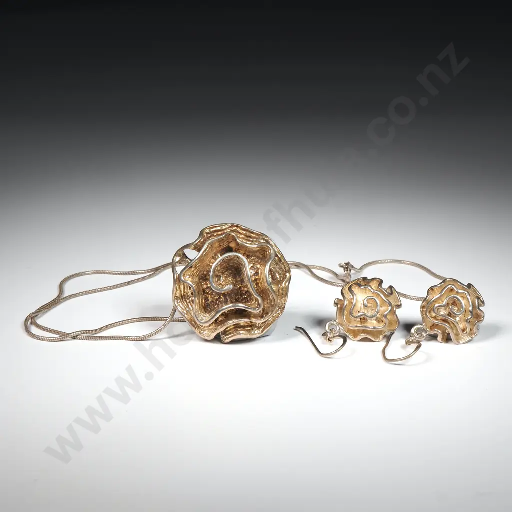 Sterling Silver Stylized Rose Pendant & Chain w Matching Earrings Image 1++