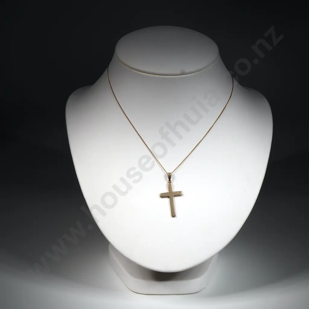 9ct Gold Cross Pedant on Gilt Chain Image 1++