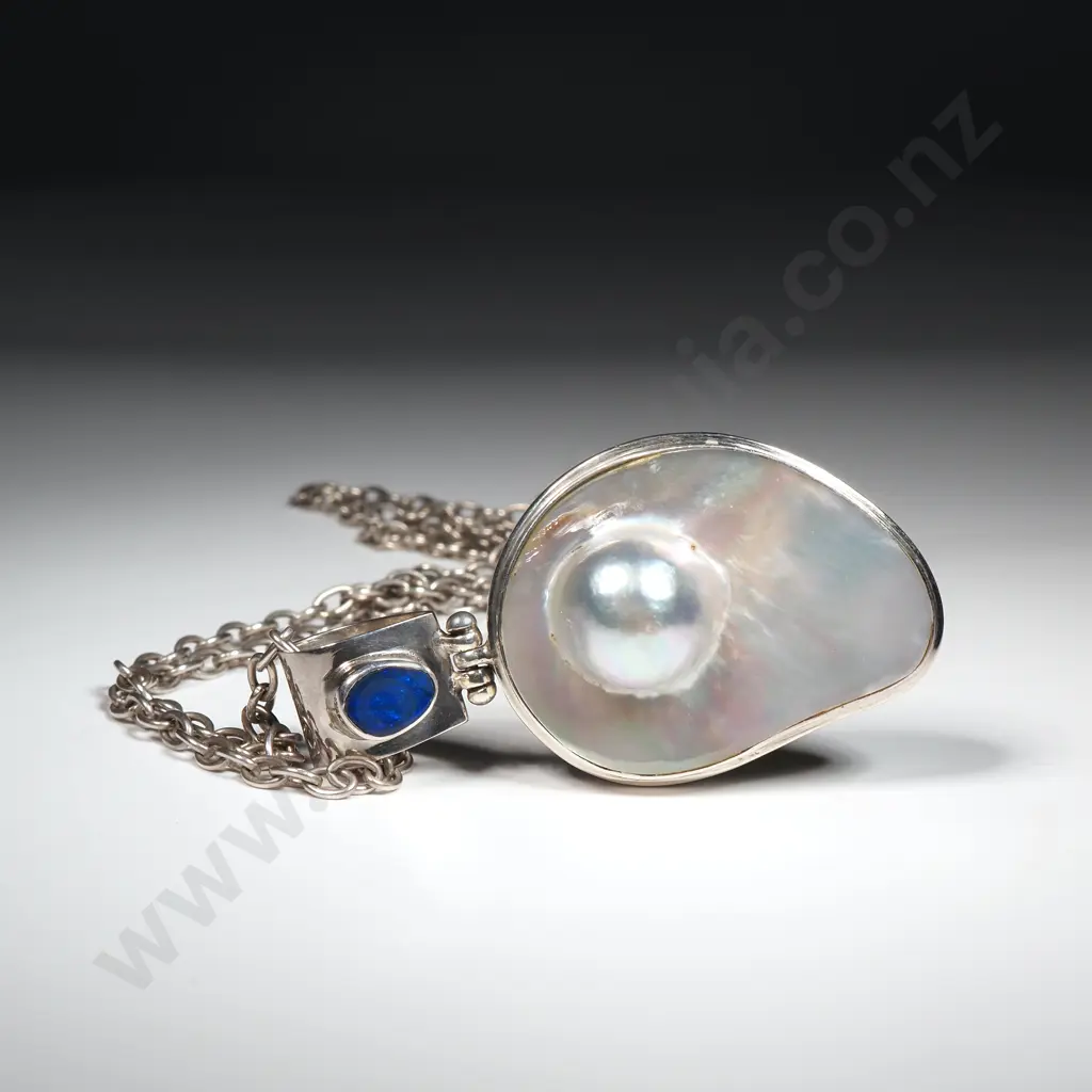 Large Sterling Silver Mother Of Pearl & Blue Stone Pendant On A Cable Link Chain Image 1++