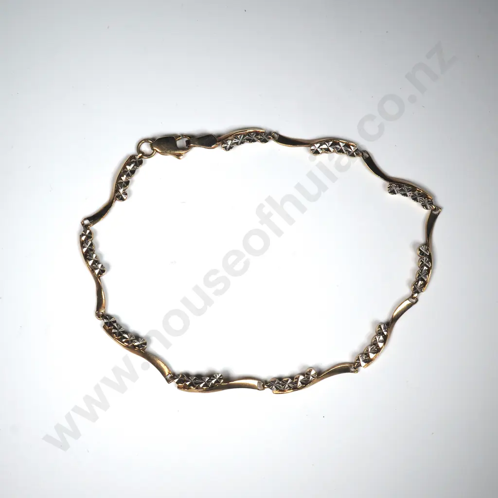 9ct Gold Bracelet Illusion Diamond Bracelet Image 1++