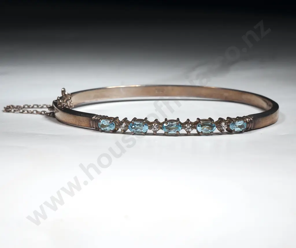 Modern Sterling Silver Stone Set Snap Bangle Image 1++