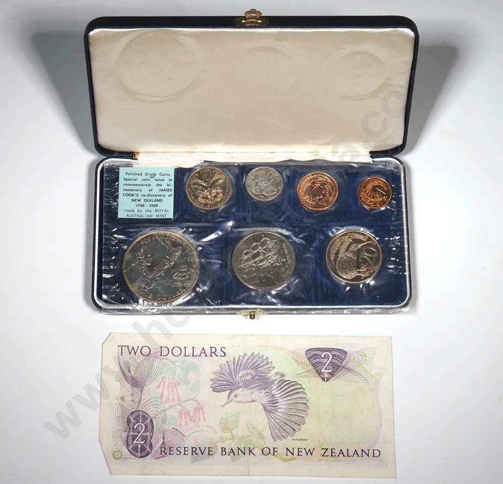 Commemorative New Zealand Coin Issue & Two Dollar Banknote  Image 1++