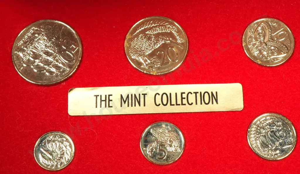 Gold Plated New Zealand Coin Set  Image 1++