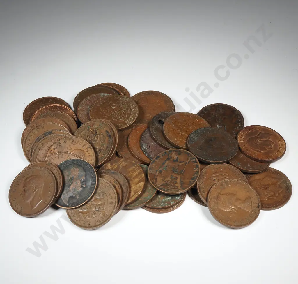 Assorted Lot of Mainly New Zealand Half Pennies  Image 1++