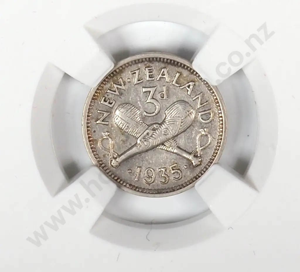 1935 New Zealand Threepence Coin - Better Grade Image 1++