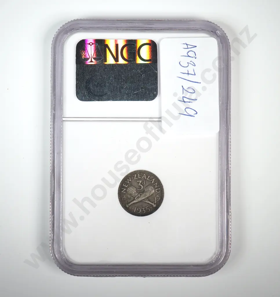 1935 New Zealand Threepence - Slabbed by NGC - XF 45  Image 1++