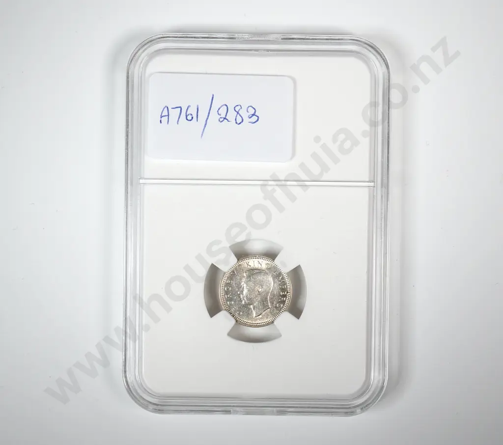 1942 New Zealand Threepence Coin - Better Grade Image 1++