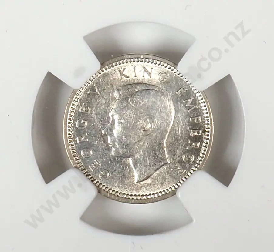 1942 New Zealand Threepence Coin - Better Grade Image 1++