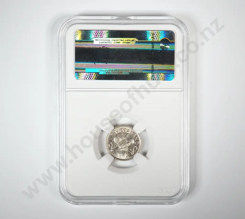 1942 New Zealand Threepence Coin - Better Grade Image 1++