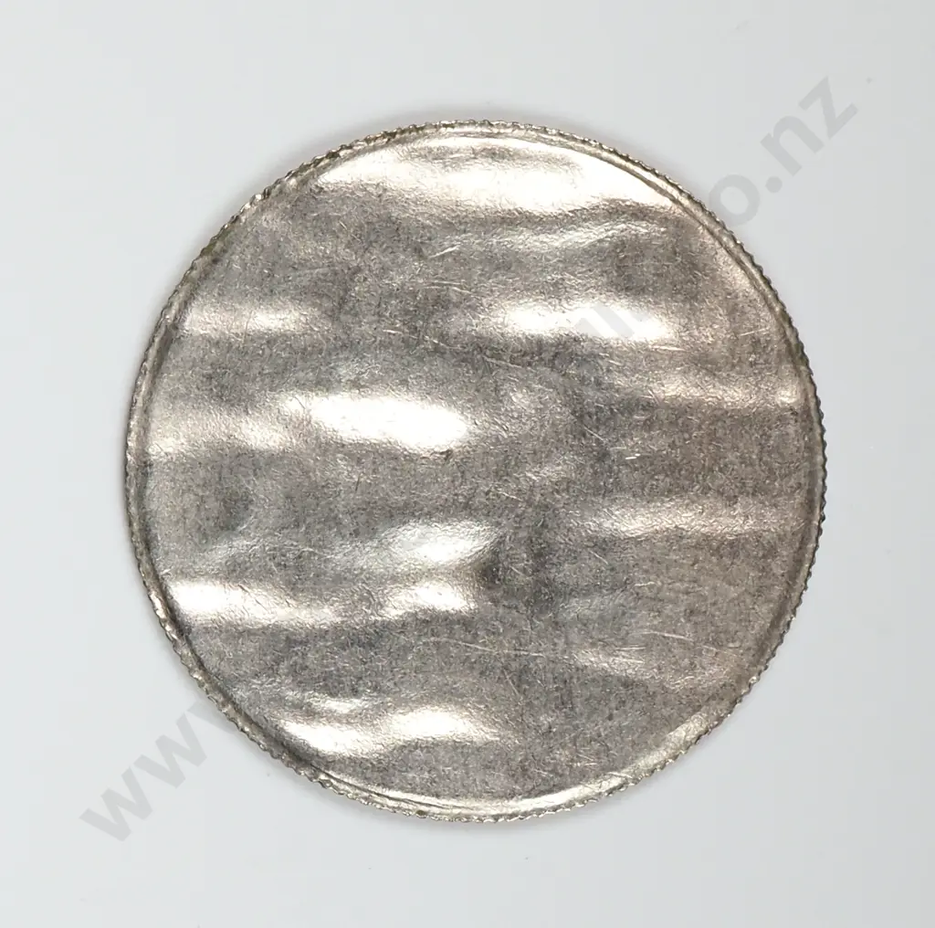 1980 New Zealand 5 Cent Error Coin - Split Planchet - Weight 1.4 Grams Image 1++