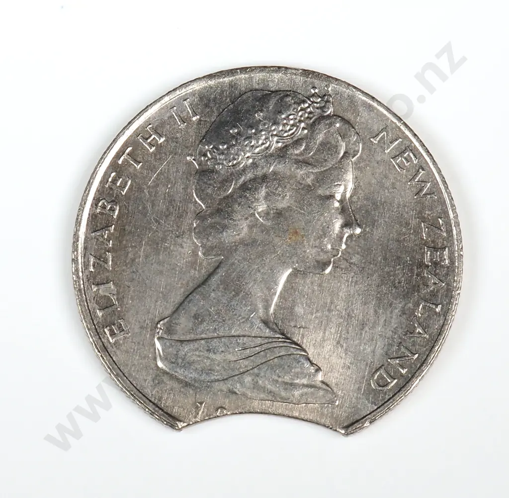 1980 New Zealand Five Cent Error Coin - Clipped Planchet  Image 1++