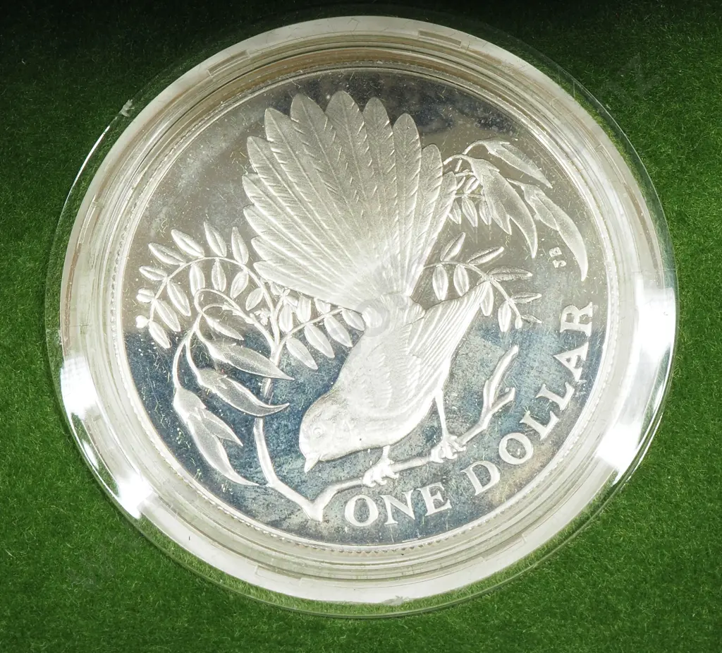 New Zealand Proof Silver Dollar Coin  Image 1++