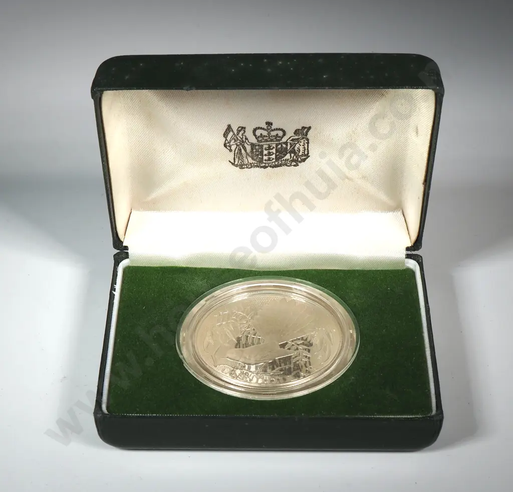 New Zealand Proof Silver One Dollar Coin  Image 1++