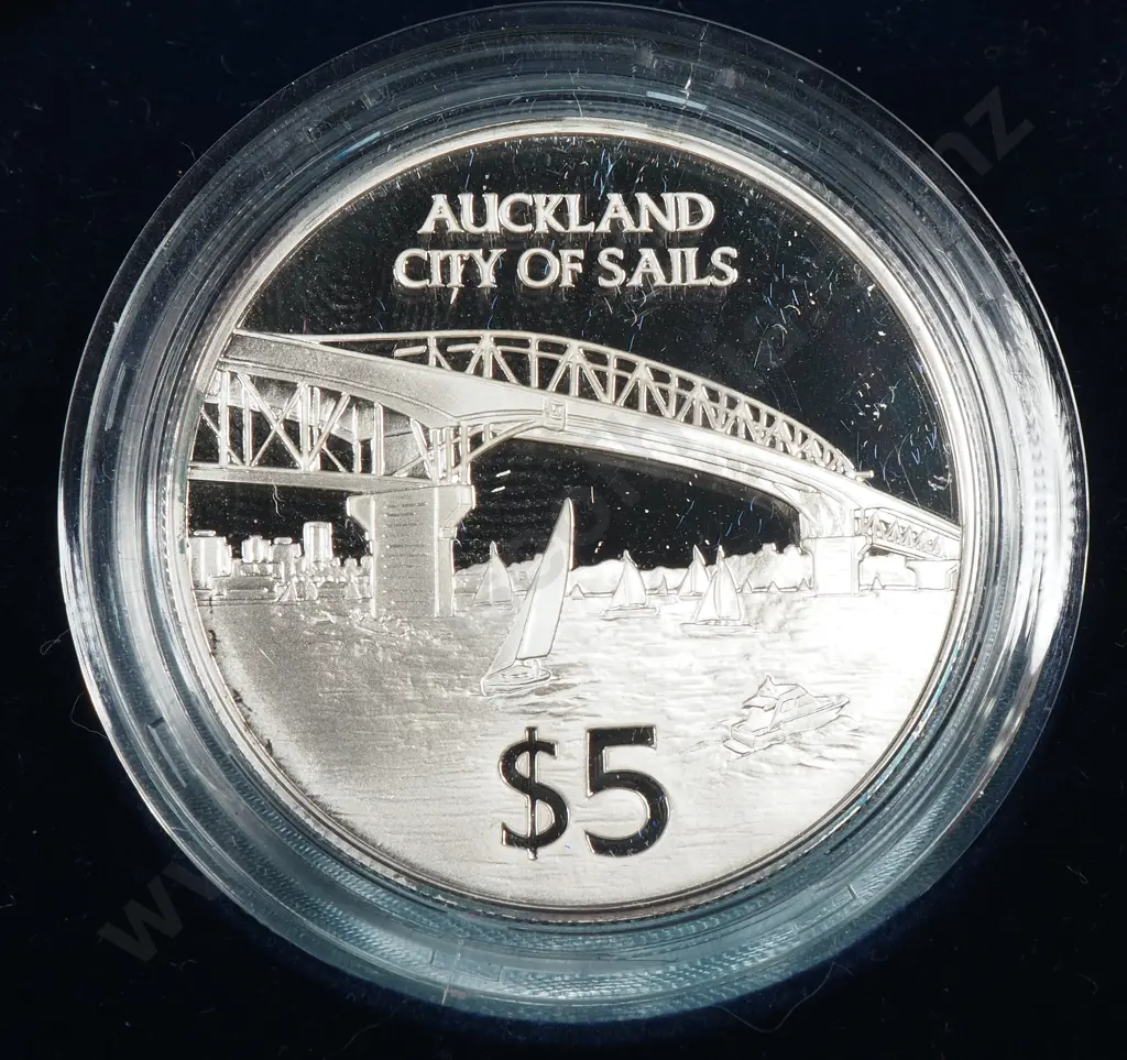 New Zealand Proof Silver Five Dollar Coin	 Image 1++