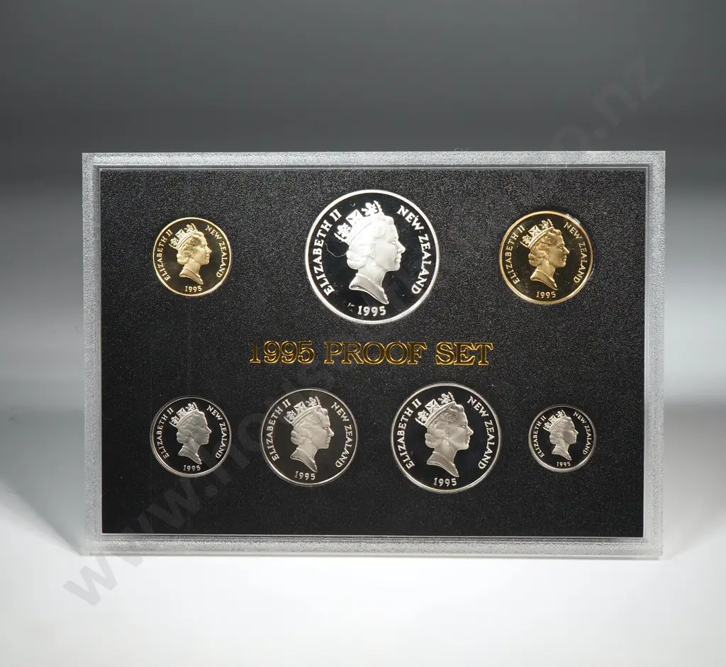 1995 New Zealand Proof Coin Set w Silver Dollar  Image 1++
